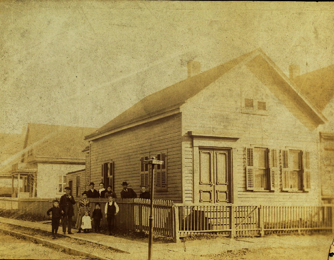 The Manquen family at Hollister and Spring, Nov. 1901